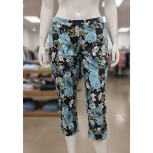 St. John's Bay Blue Floral Capris Pants, 16P, GUC